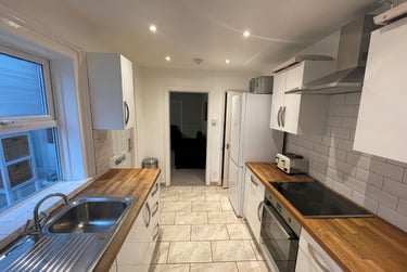 4 bed house, Alstone Avenue, St Pauls, Cheltenham, GL518EJ - Image 8