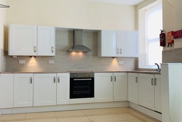 5 bed house, Gwydr Cresc, Uplands, Swansea, SA20AA - Image 2