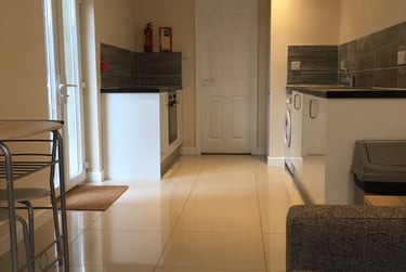 3 bed flat, King edward road, Brynmill, Swansea, SA14LN - Image 9