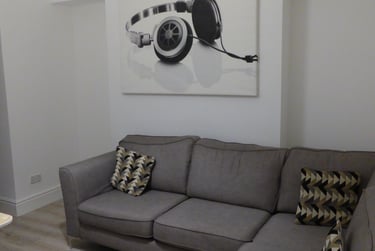 5 bed house, Oxford Street, Central, Swansea, SA13JA - Image 1