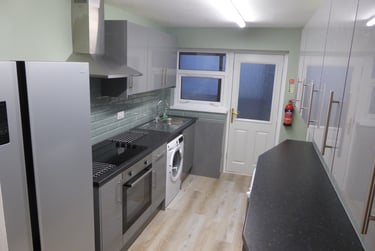 5 bed house, Oxford Street, Central, Swansea, SA13JA - Image 4