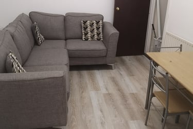 5 bed house, Oxford Street, Central, Swansea, SA13JA - Image 2