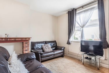 5 bed house, Shepherds Hill, Near university, Guildford, GU29RY - Image 2