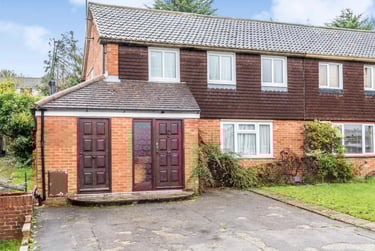 5 bed house, Cabell Road, Near university, Guildford, GU28JF - Image 1