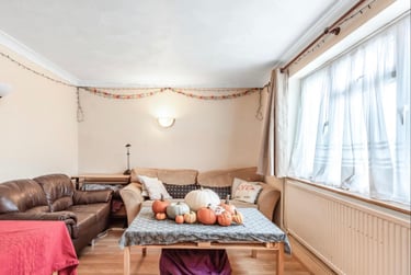 5 bed house, Cabell Road, Near university, Guildford, GU28JF - Image 2