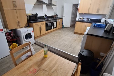 9 bed house, Wellington Road, Withington, Manchester, M203FU - Image 1