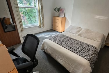 8 bed house, Amherst Road, Fallowfield, Manchester, M146UQ - Image 1