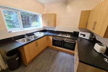 7 bed house, Mauldeth Road, Fallowfield, Manchester, M204ND - Image 1