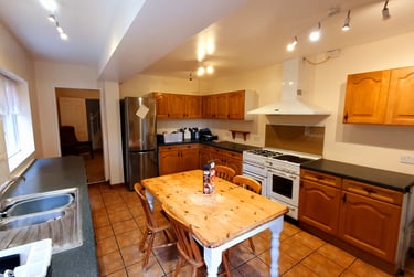 4 bed house, Swan Road, Kingsholm, Gloucester, GL13BJ - Image 2