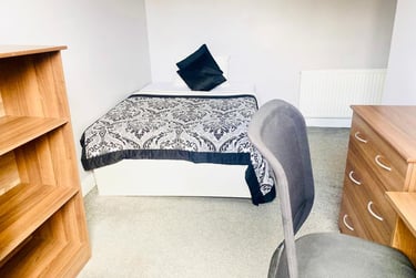 5 bed house, St. Anns Mount, Burley, Leeds, LS42PH - Image 2