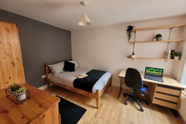 6 bed house, St. Georges Road, Ball hill, Coventry, CV12DJ - Image 2