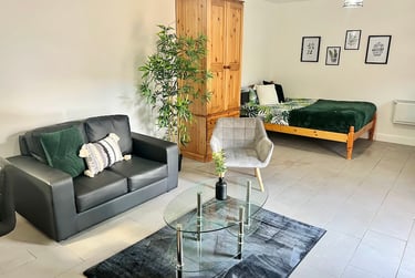 1 bed studio, Lower Ford Street, Hillfields, Coventry, CV15PS - Image 2