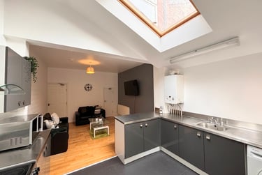 5 bed house, Irving Road, Hillfields, Coventry, CV12AX - Image 1