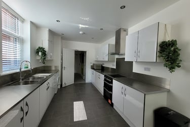 6 bed house, St. Georges Road, Ball hill, Coventry, CV12DJ - Image 9