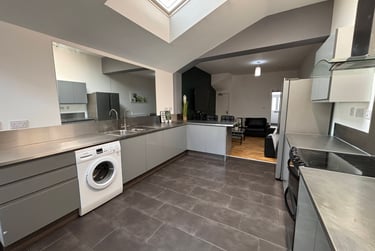 5 bed house, Gulson Road, Hillfields, Coventry, CV12HY - Image 2