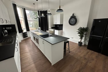 9 bed house, Cheyne Walk, City Centre, Northampton, NN15PT - Image 3