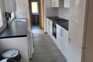 4 bed house, Shakespeare Road, Abington, Northampton, NN13QG - Image 2