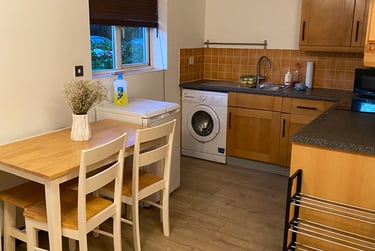 2 bed flat, Henry Bird Way, Southbridge, Northampton, NN48GB - Image 3