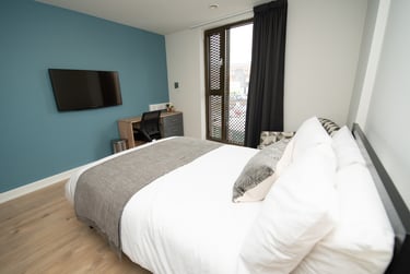 1 bed studio, Sidney Street, City Centre, Sheffield, S14AX - Image 2