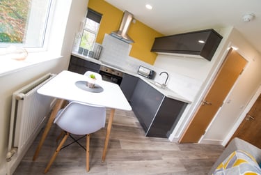 1 bed studio, Broomgrove Road, Broomhall, Sheffield, S102LW - Image 2