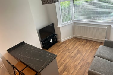 2 bed flat, Tang Hall Lane, Layerthorpe, York, YO103RJ - Image 1