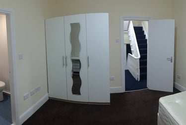 5 bed house, Southfield Road, Teesside university, Middlesbrough, TS13BW - Image 1