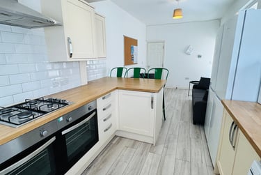 8 bed house, Margate Road, University of Portsmouth, Portsmouth, PO51EZ - Image 1