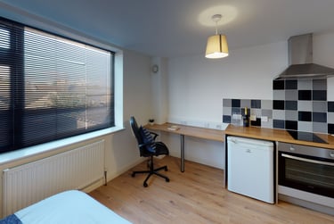 1 bed studio, Fraser Road, University of Portsmouth, Portsmouth, PO51EE - Image 2