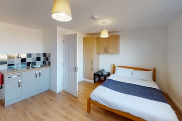 1 bed studio, Fraser Road, University of Portsmouth, Portsmouth, PO51EE - Image 1