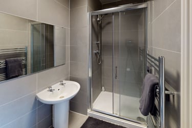 1 bed studio, Fraser Road, University of Portsmouth, Portsmouth, PO51EE - Image 2