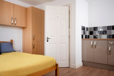 1 bed studio, Fraser Road, University of Portsmouth, Portsmouth, PO51EE - Image 3