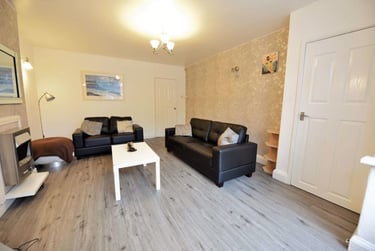 2 bed house, Thornton road, Shelton, Stoke, ST42BD - Image 1