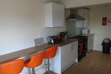 6 bed house, Tavy Road, City Centre, Worthing, BN133PG - Image 3