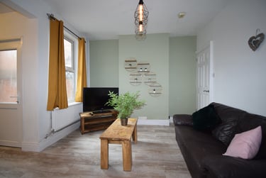 3 bed house, Wolfa Street, Uttoxeter, Derby, DE223SE - Image 2