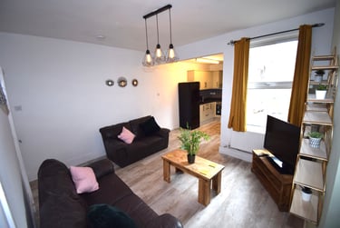 3 bed house, Wolfa Street, Uttoxeter, Derby, DE223SE - Image 4