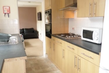 5 bed house, Brownlow Street, The Groves, York, YO318LW - Image 2