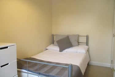 4 bed house, Diamond Street, The Groves, York, YO318LH - Image 1