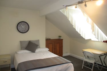 6 bed house, Feversham Crescent, Clifton, York, YO318HQ - Image 2