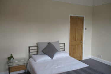 4 bed house, Neville Terrace, The Groves, York, YO318LN - Image 1