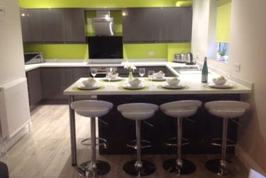 5 bed flat, Fourth Avenue, Tang Hall, York, YO310UA - Image 1