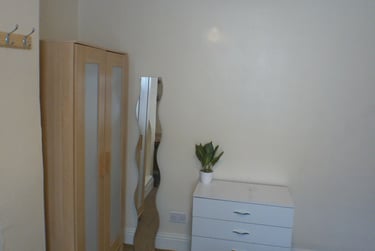 4 bed house, Walpole Street, The Groves, York, YO318NN - Image 2