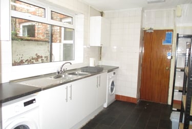 10 bed house, Haxby Road, Clifton, York, YO318JL - Image 2