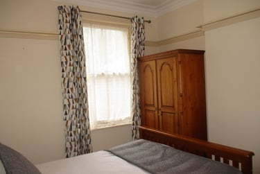 6 bed house, Feversham Crescent, Clifton, York, YO318HQ - Image 3