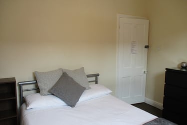 3 bed house, Diamond Street, The Groves, York, YO318LH - Image 2