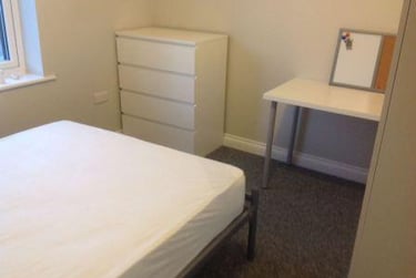 5 bed flat, Fourth Avenue, Tang Hall, York, YO310UA - Image 4