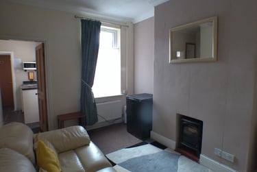 3 bed house, Earle Street, The Groves, York, YO318LJ - Image 2