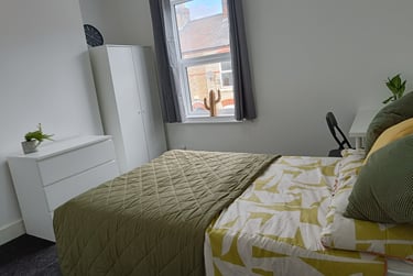 2 bed house, Hanover Street West, Holgate, York, YO264YB - Image 2