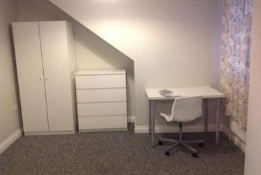 5 bed flat, Fourth Avenue, Tang Hall, York, YO310UA - Image 5