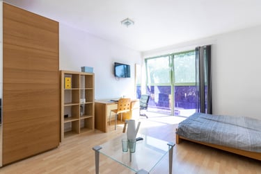 1 bed studio, Western Boulevard, City Centre, Leicester, LE27HN - Image 1