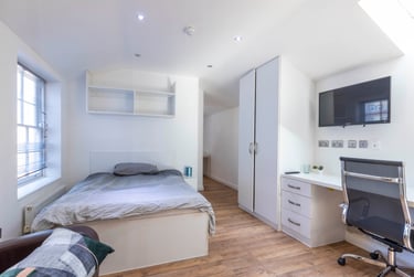 1 bed studio, De Montfort Street, Highfields, Leicester, LE17GN - Image 1